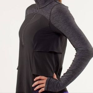 ⬇️🆕️ Lululemon • Pullover top with quarter zip, black & gray, size small